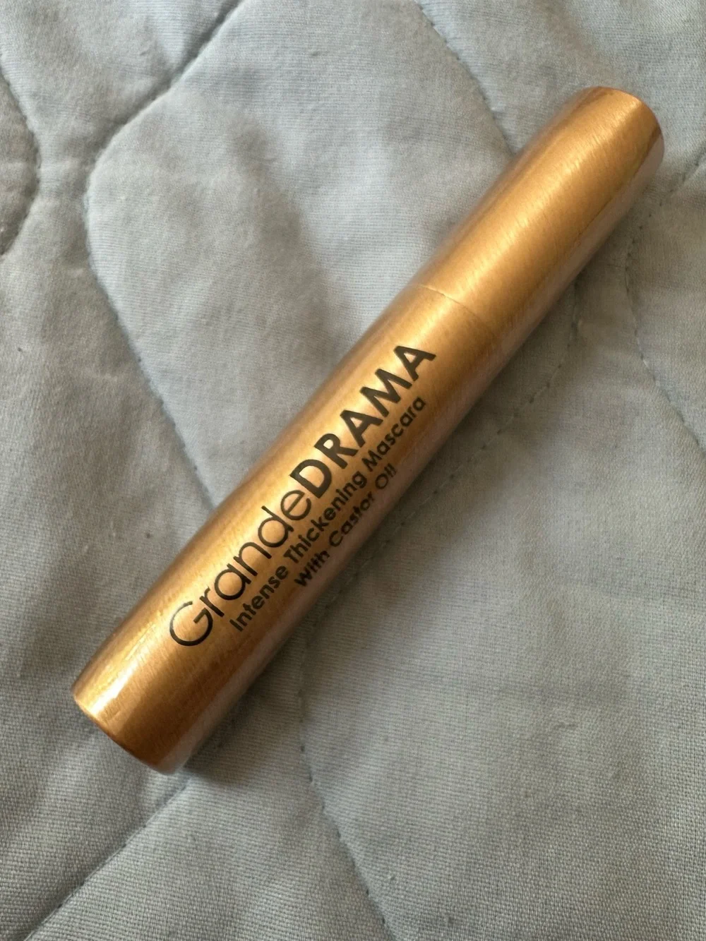 GrandeDRAMA Intense Thickening Mascara with castor oil